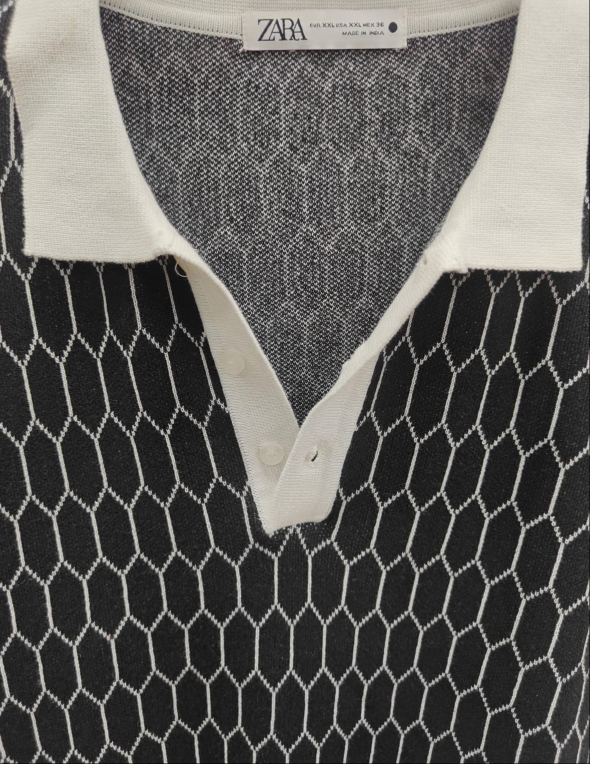 ZARA Men's Black & White Hexagon Patterned Polo Shirt