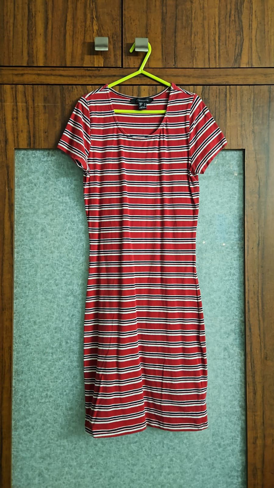 Forever 21 Red Striped Short Sleeve Bodycon Dress