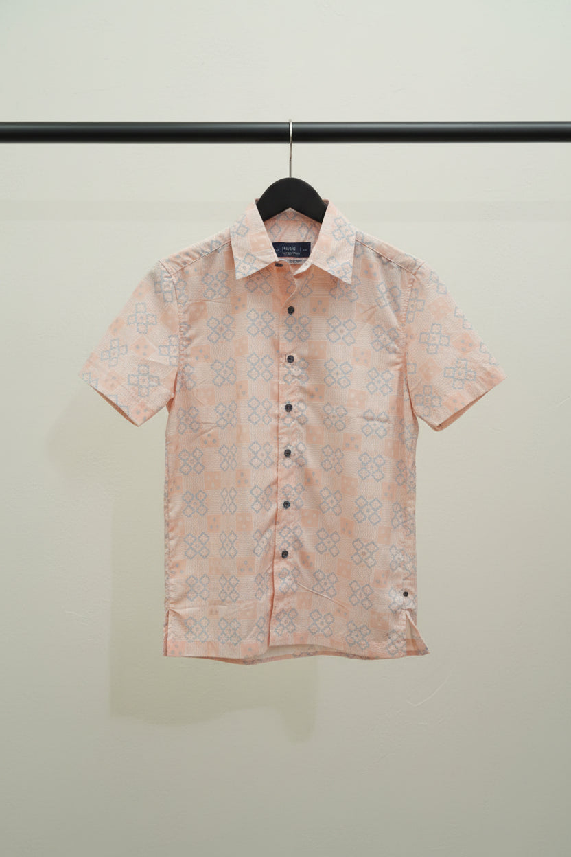 Bulan Bintang Men's Peach Relaxed Fit Short Sleeve Shirt with Geometric Print