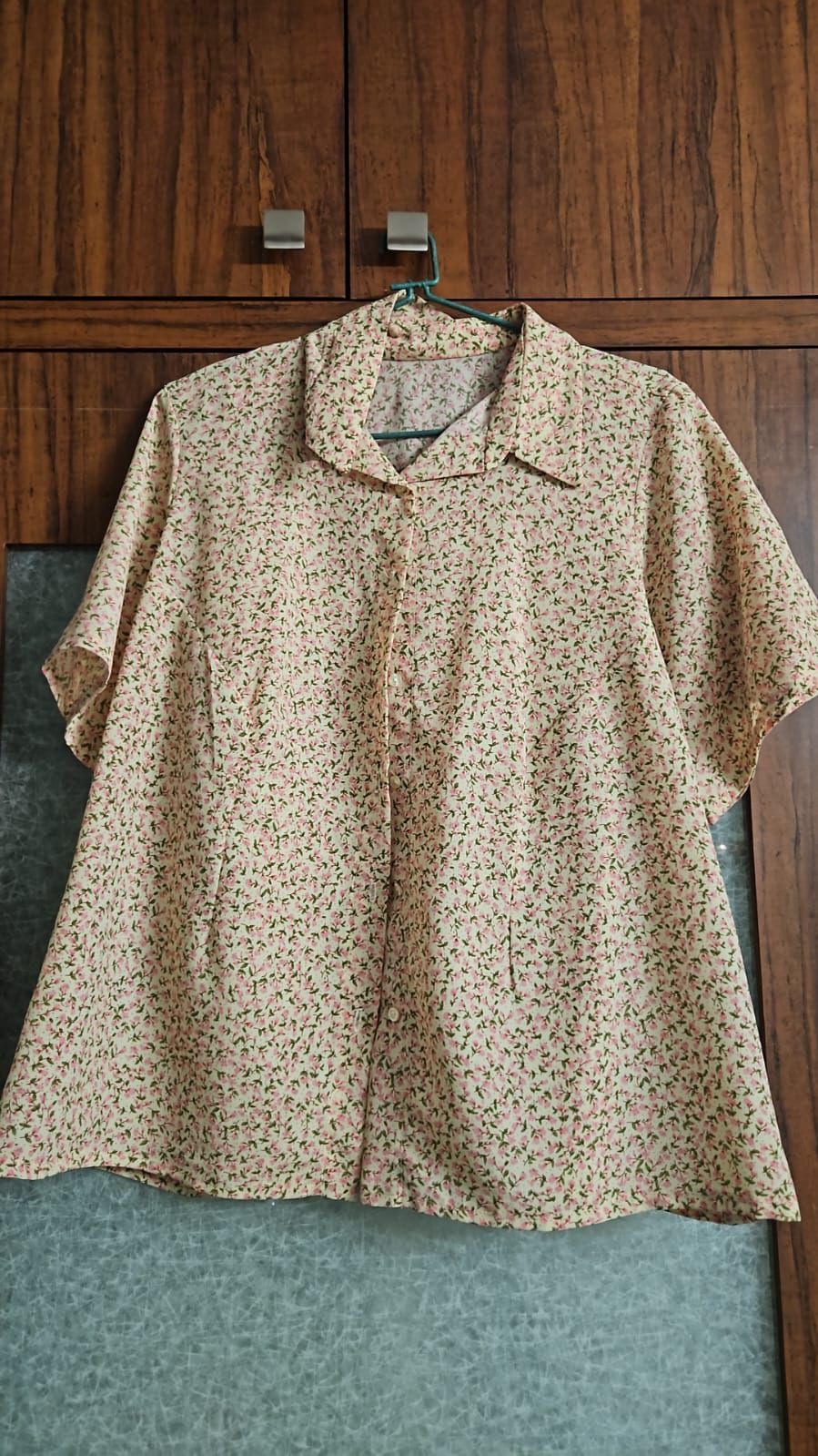 Women's Floral Print Short Sleeve Button-Up Top