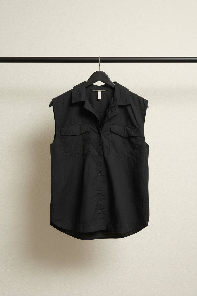 H&M Women's Black Sleeveless Collared Button-Up Shirt