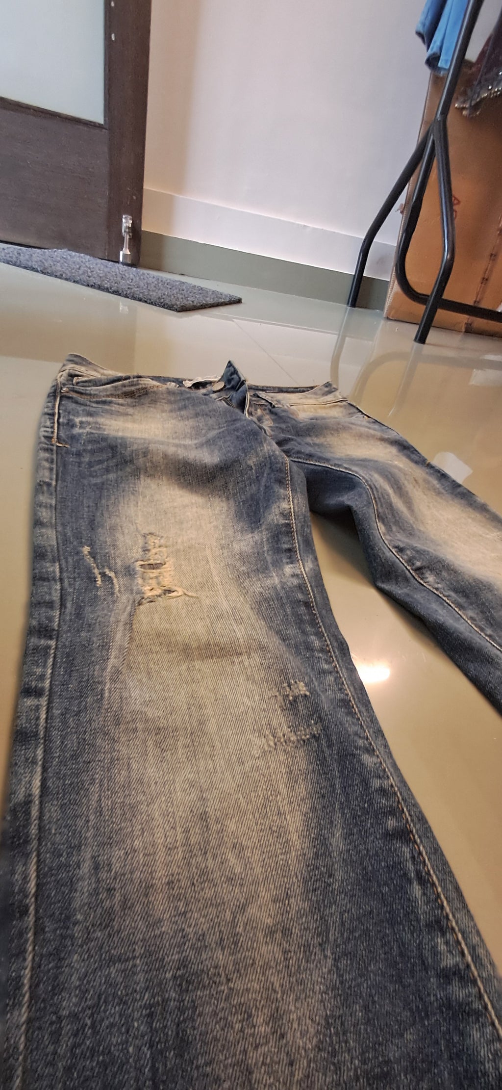 Zara TRF Women's Blue Distressed Straight Fit Jeans