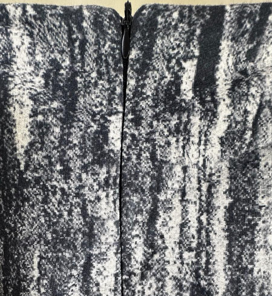 Women's Black and White Abstract Print Mini Skirt