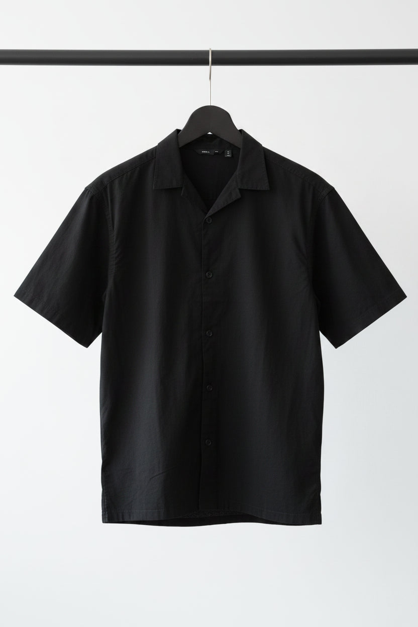 BASIC Men's Black Short Sleeve Collared Shirt