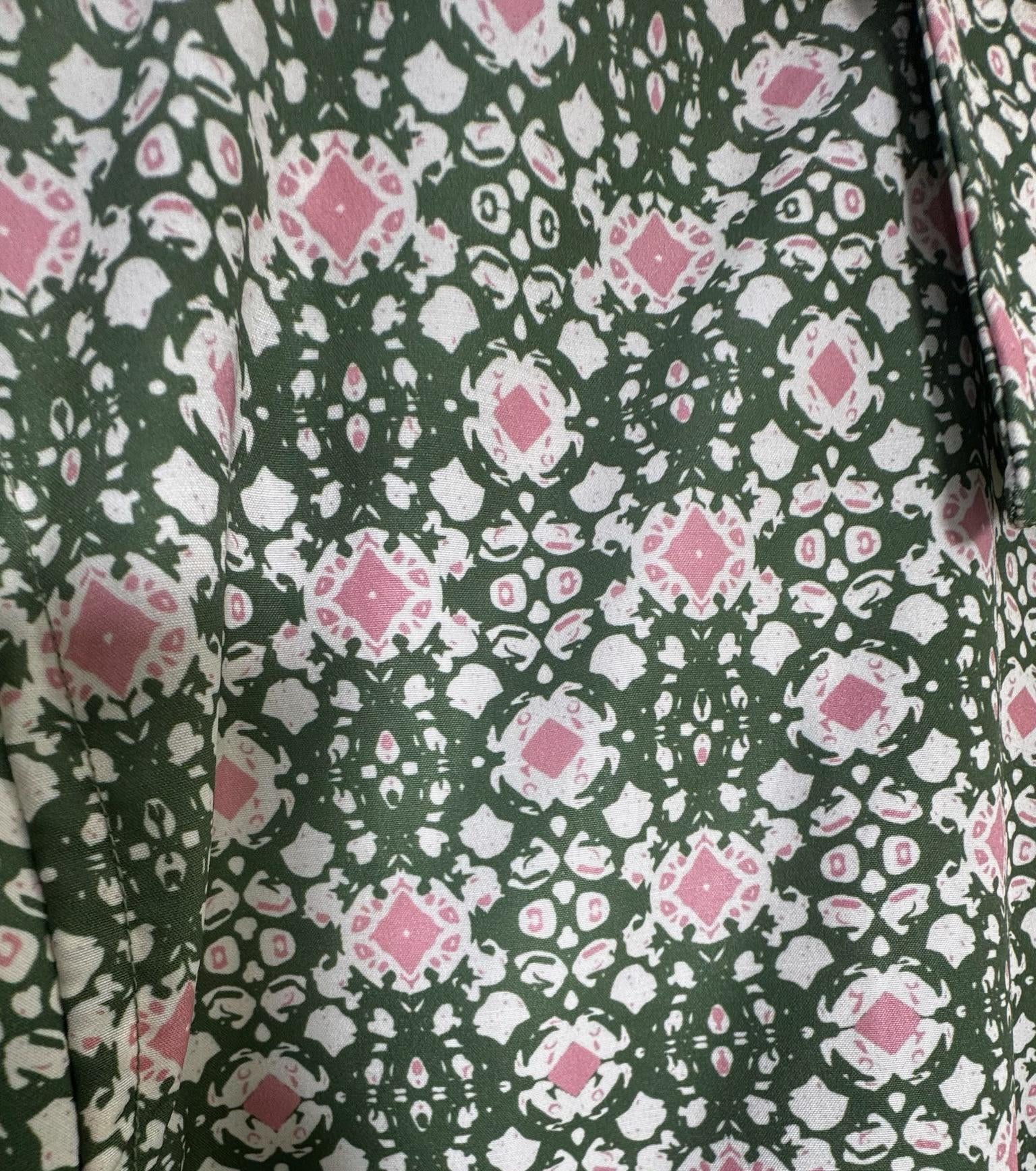 Bulan Bintang Men's Green Floral Short Sleeve Relaxed Fit Shirt