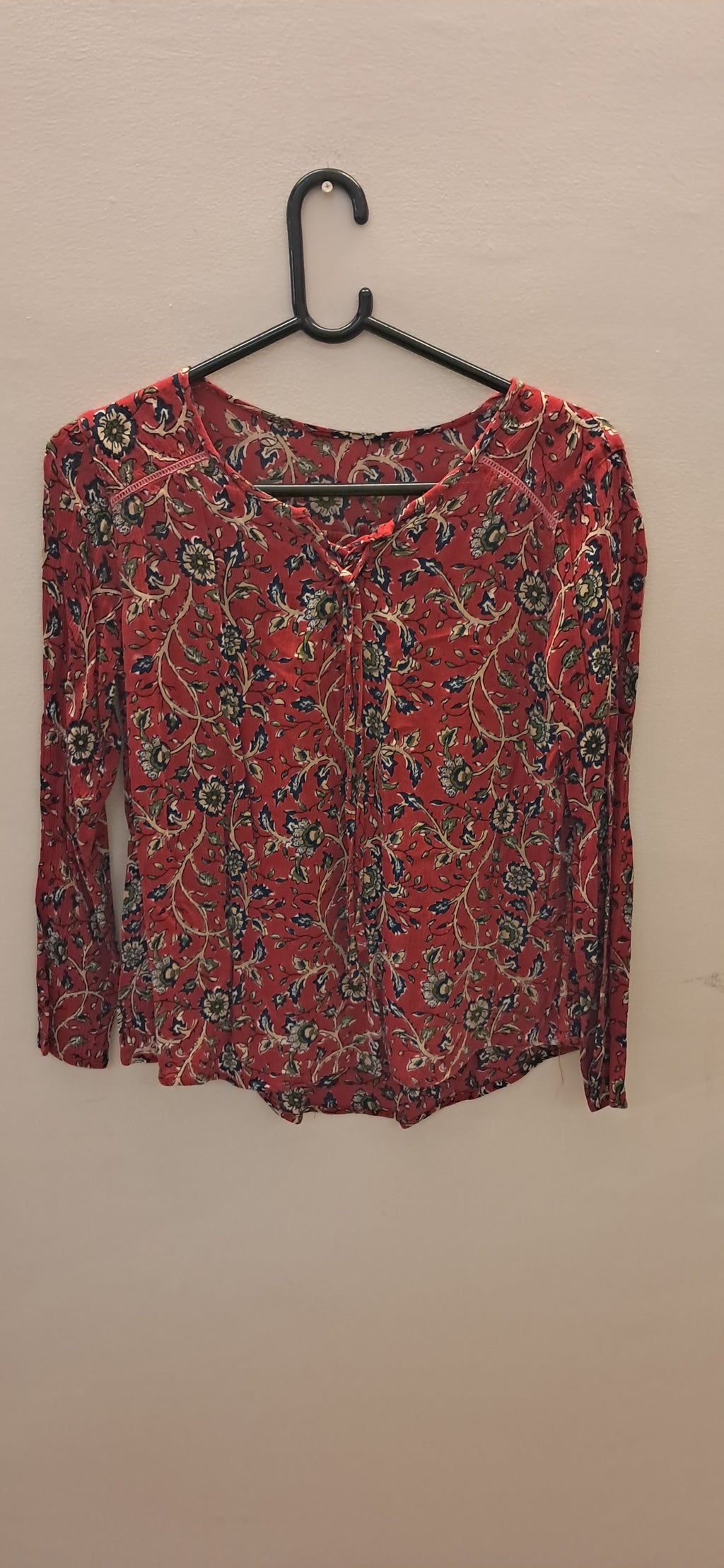 Max Women's Red Floral Rayon Long Sleeve Top