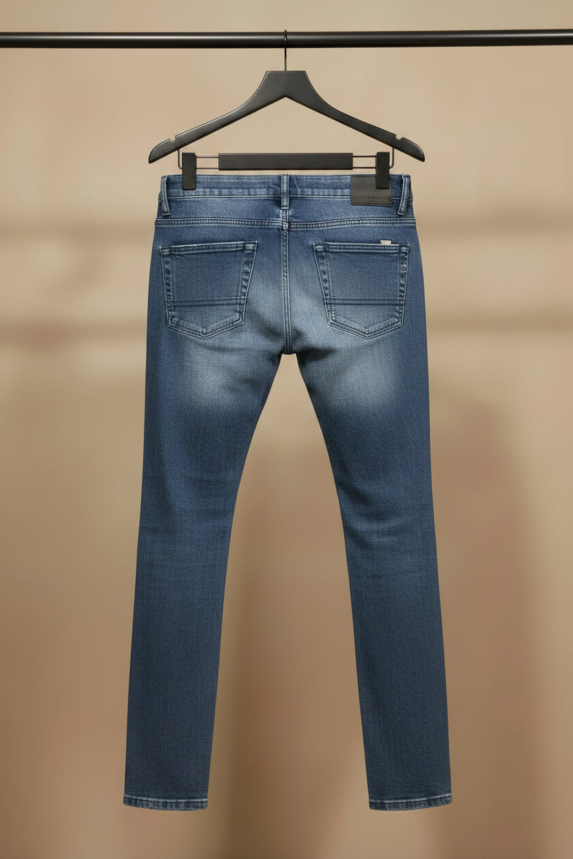 Men's Blue Washed Slim Fit Denim Jeans by Vajbee
