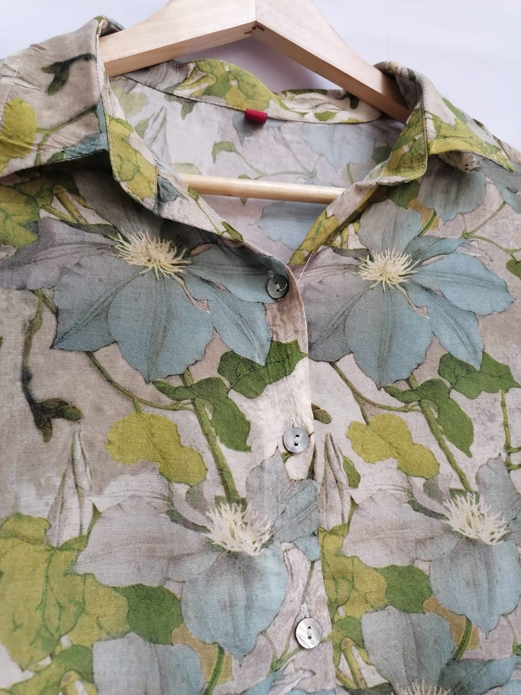 Women's Multicolor Floral Print Long Sleeve Button-Up Shirt