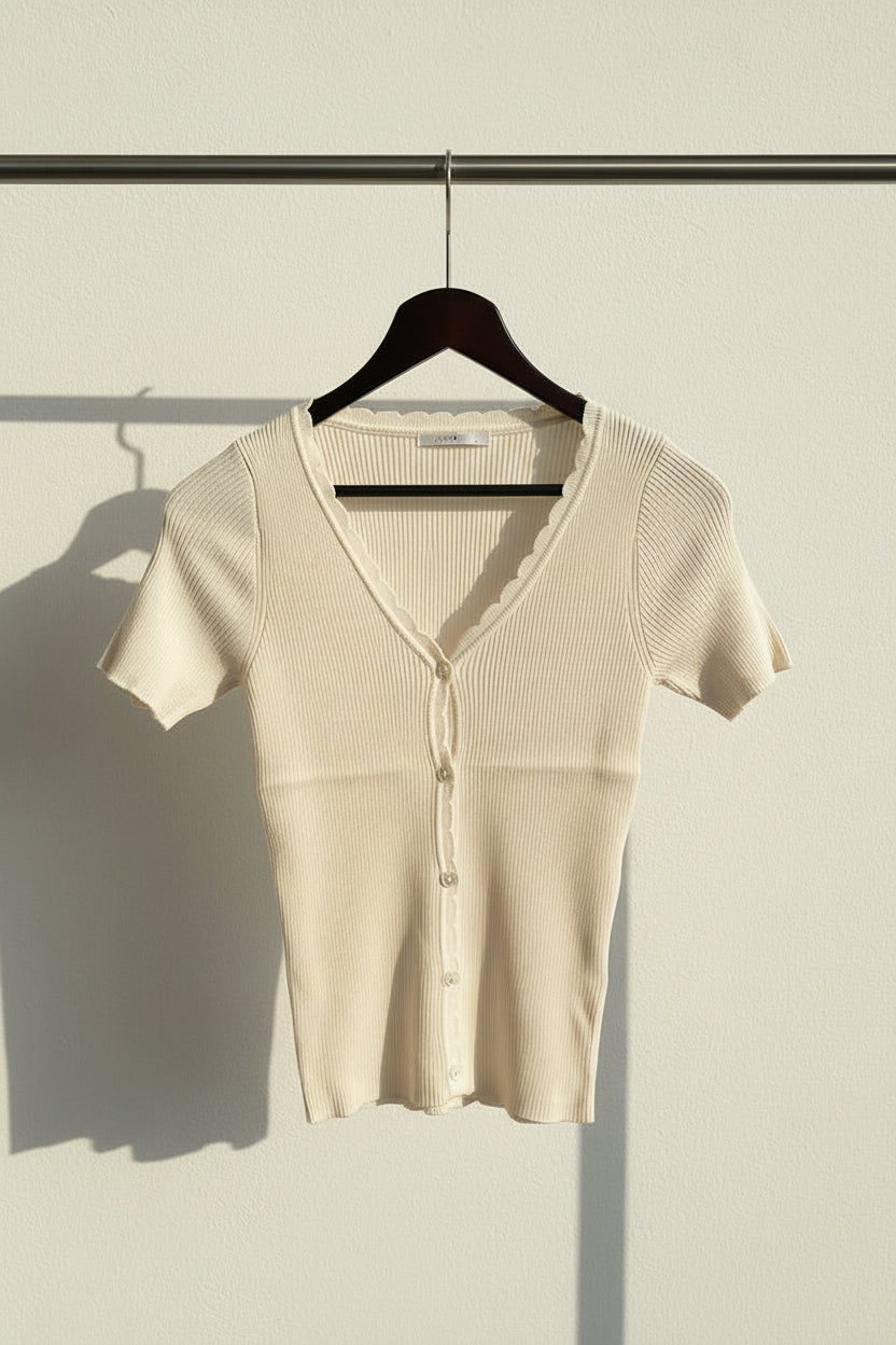 HOLLYS Women's Off-White Ribbed Knit V-Neck Button-Front Short Sleeve Top