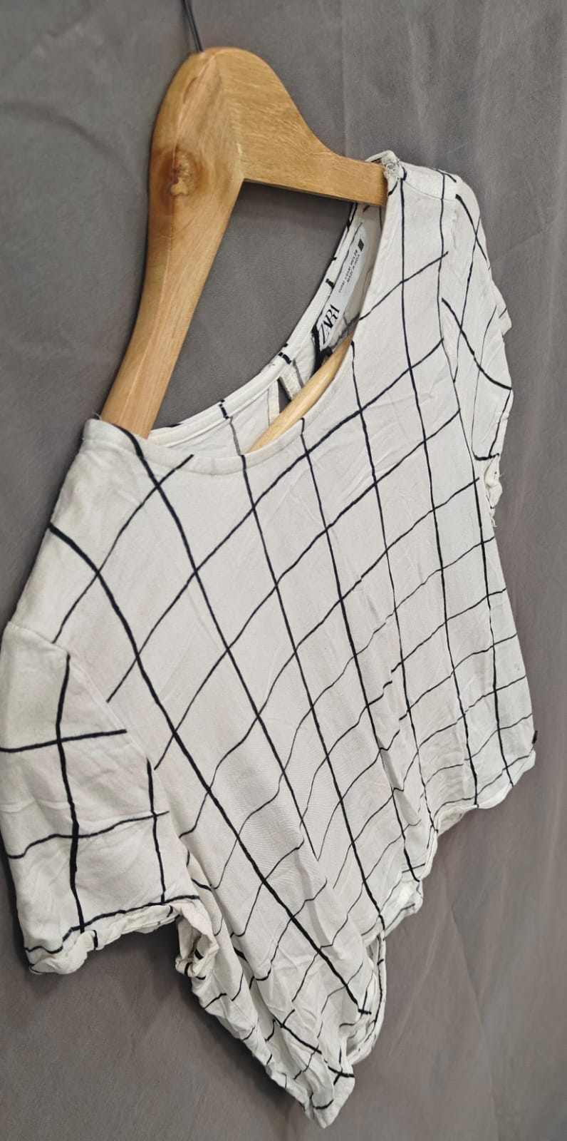 Zara White Grid Pattern Short Sleeve Crop Top
