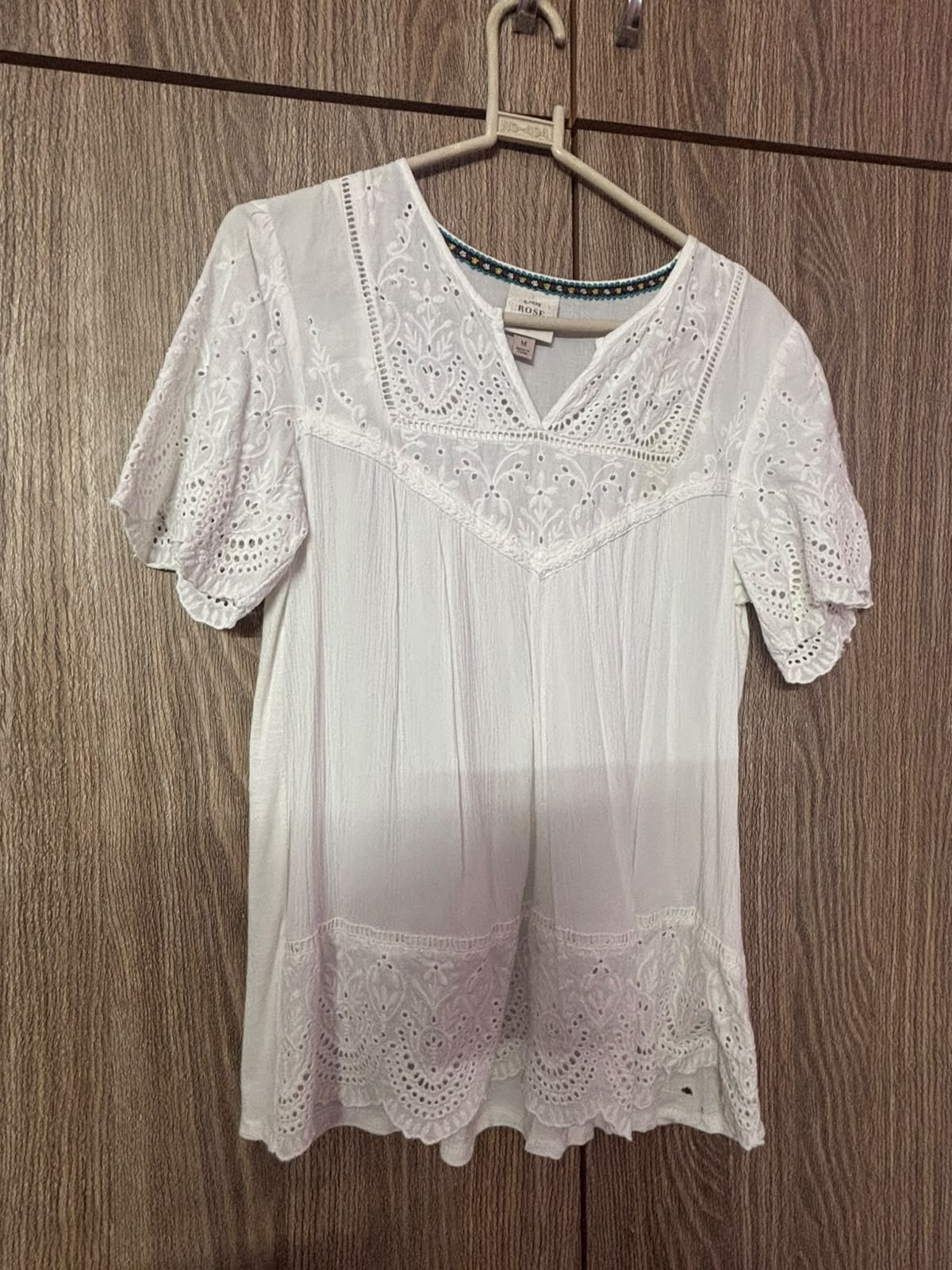 Knox Rose Women's White Eyelet Embroidered V-Neck Tunic Top - Size M