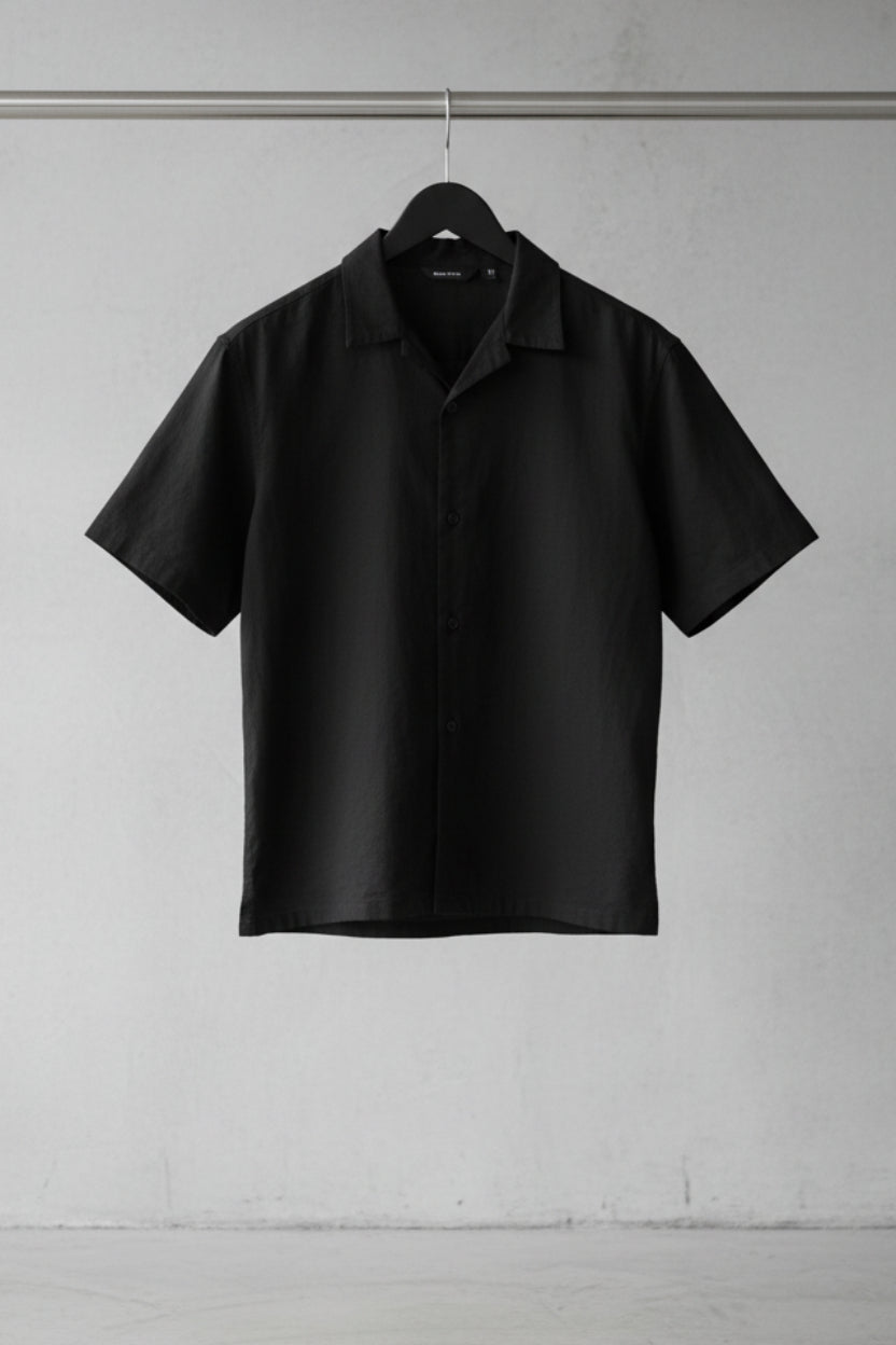 BASIC Men's Black Short Sleeve Collared Shirt