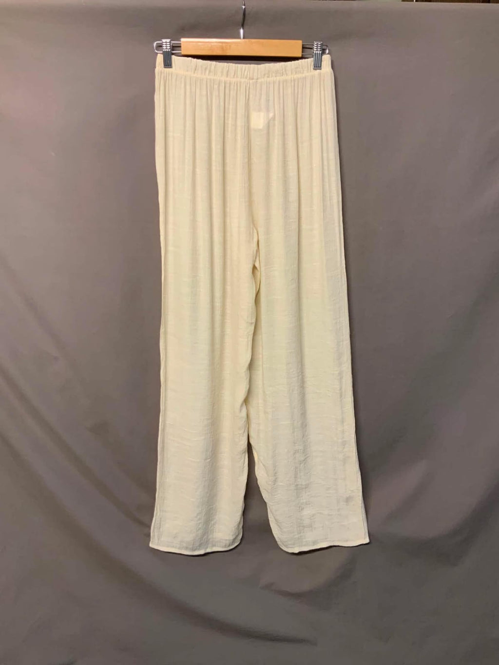 Curves Women's Cream Collared Loose Fit Top and Wide-Leg Pants Co-ord Set