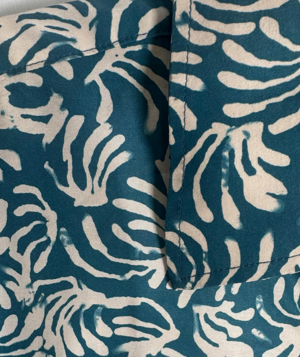 ONNY Men's Teal & White Leaf Print Short Sleeve Casual Shirt
