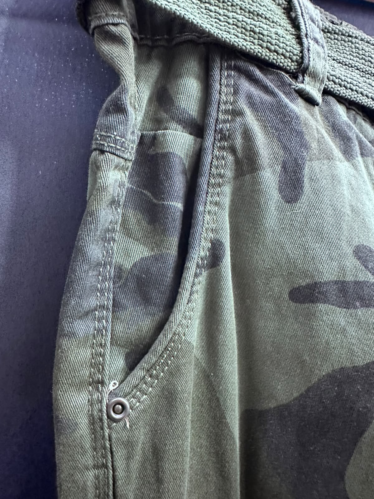 Men's Camouflage Cargo Shorts with Belt - Style & Focus