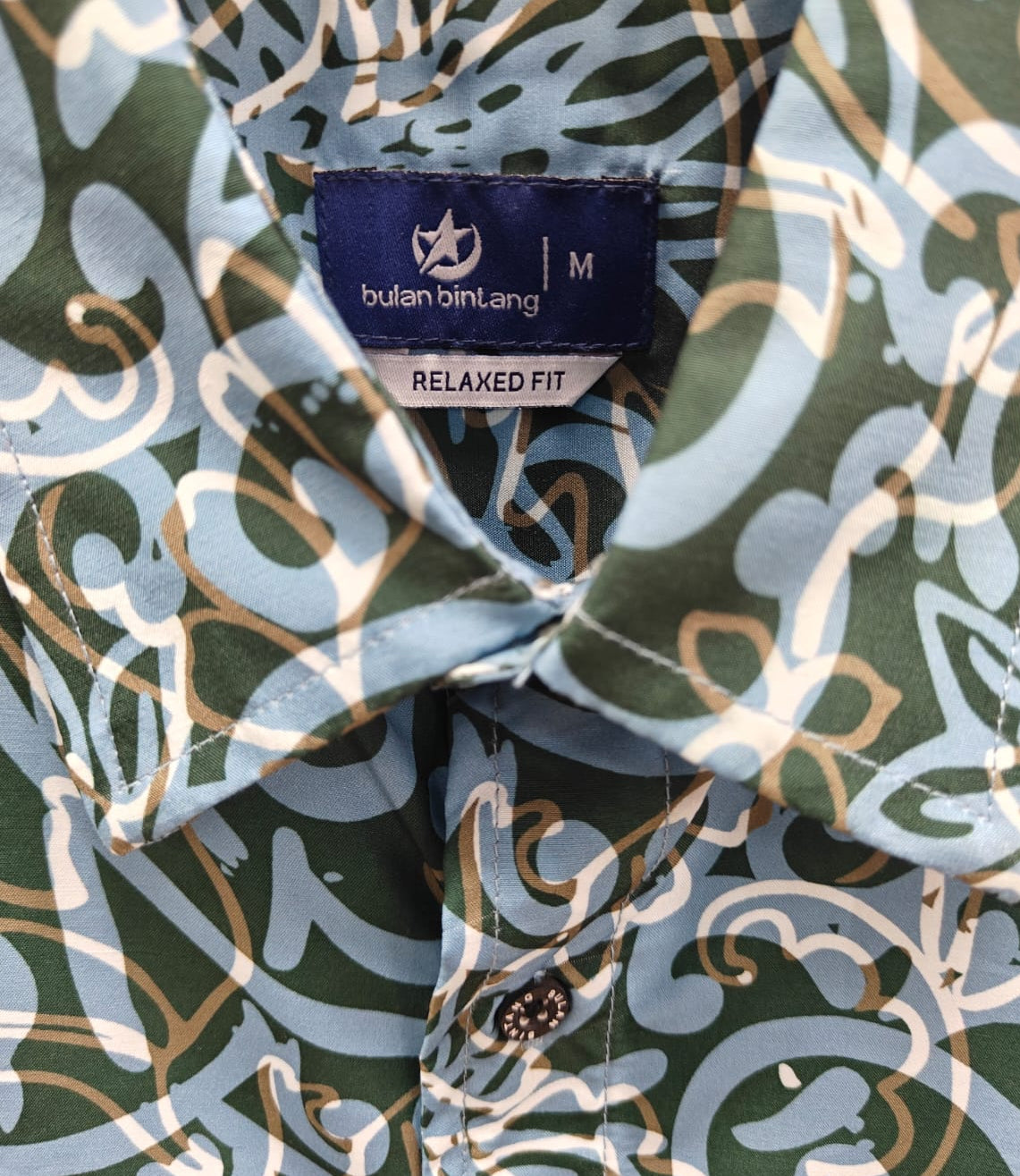 Bulan Bintang Men's Green & Blue Abstract Print Relaxed Fit Short Sleeve Shirt