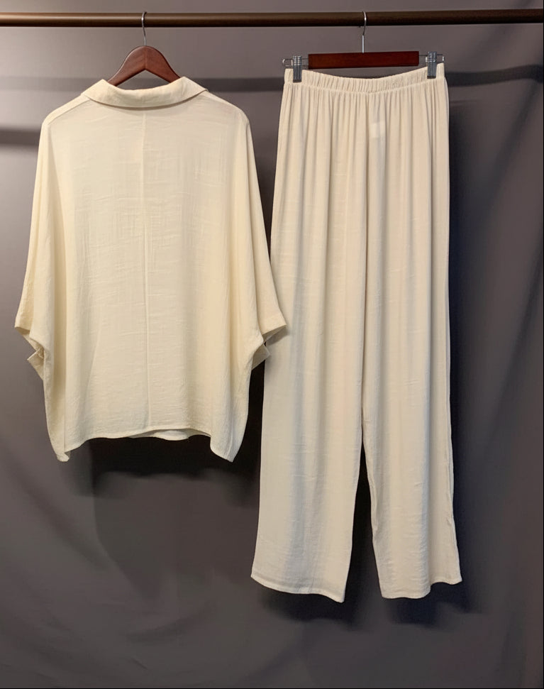 Curves Women's Cream Collared Loose Fit Top and Wide-Leg Pants Co-ord Set