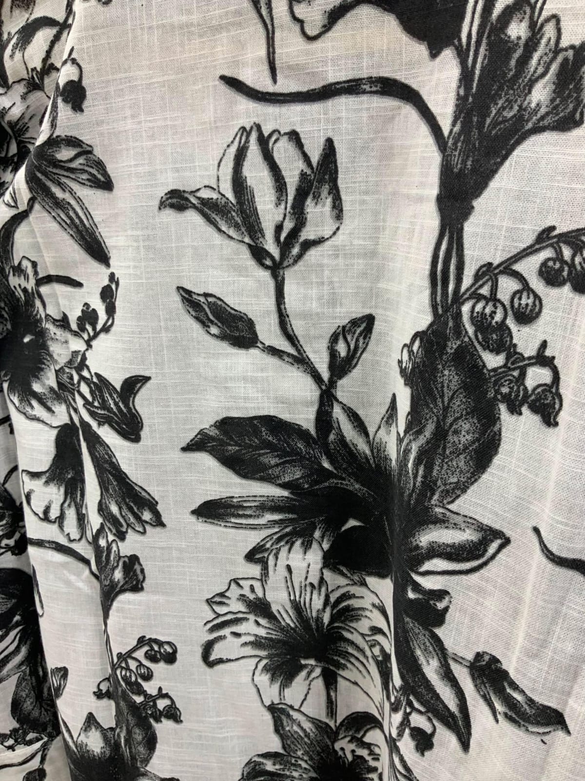 Men's White & Black Floral Print Long Sleeve Button-Down Shirt