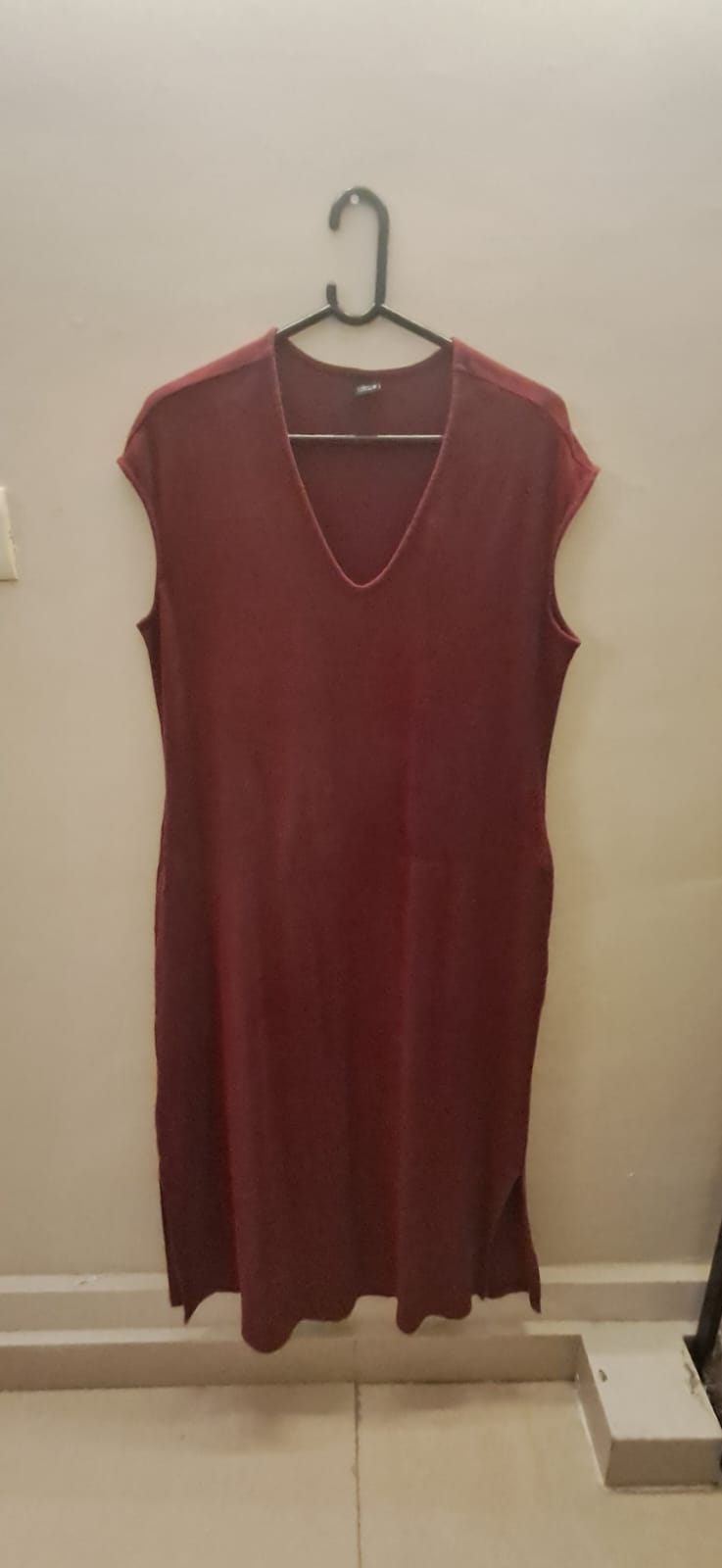 THE LABEL LIFE.com Maroon V-Neck Cap Sleeve Tunic