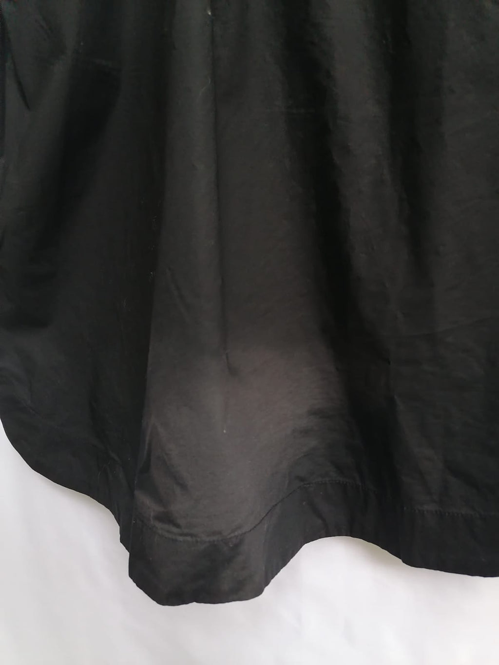 H&M Women's Black Sleeveless Collared Button-Up Shirt