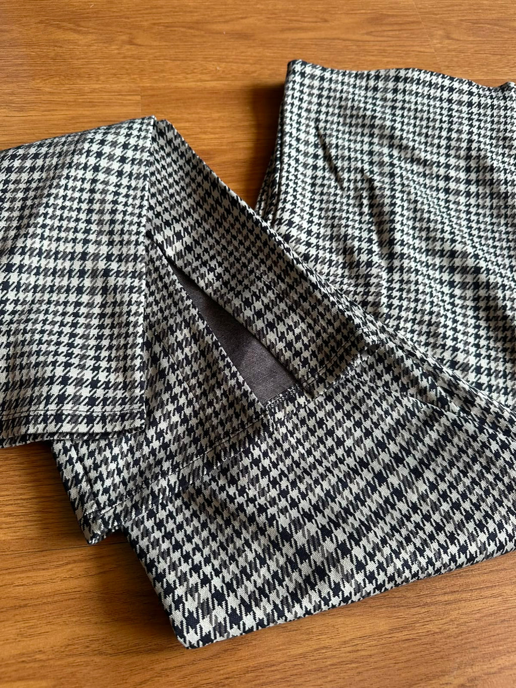 H&M Women's Houndstooth Pattern Split Hem Flared Trousers