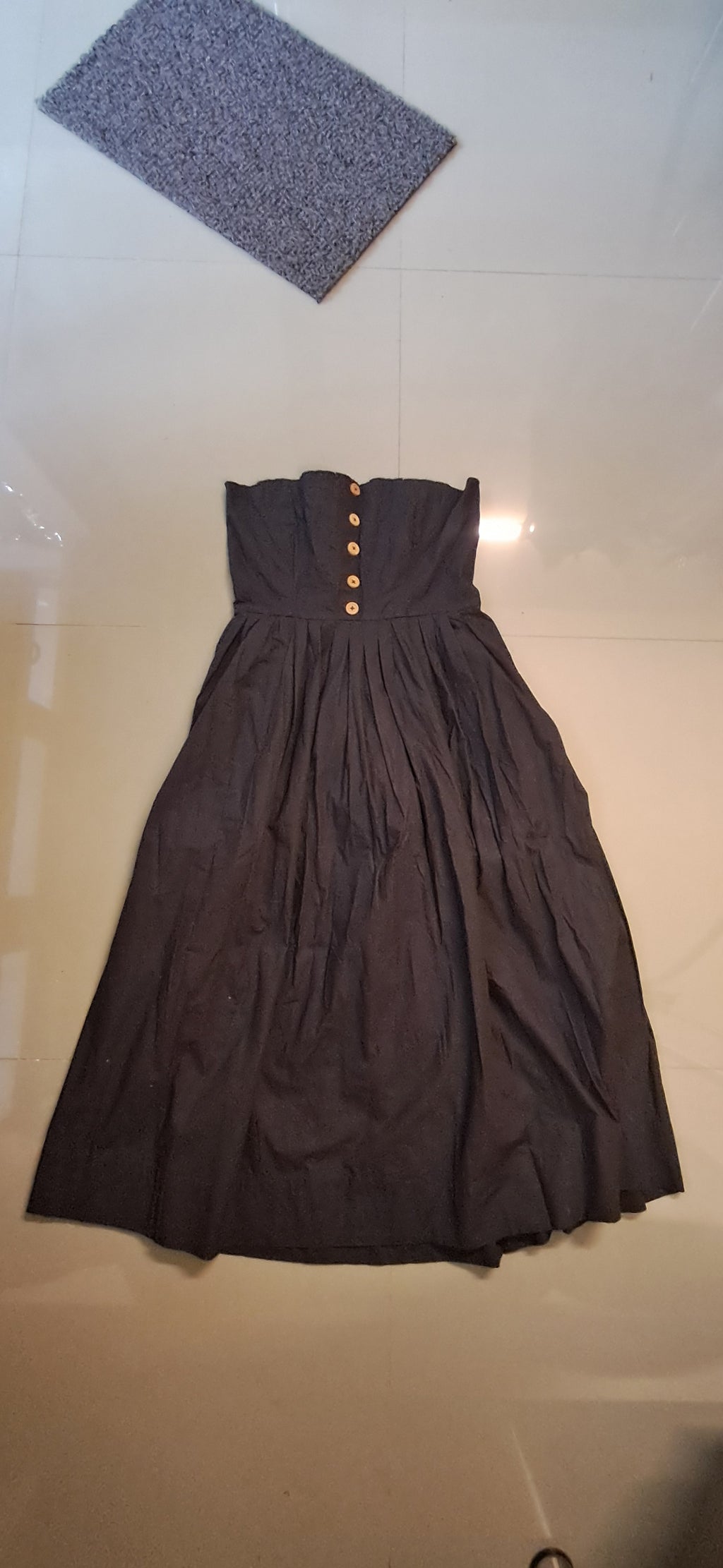 Women's Black Strapless Button-Front Pleated Midi Dress by The Label Life
